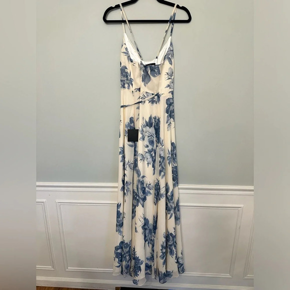 NWT Lulus Elegantly Inclined Cream & Blue Floral Print Wrap Maxi Dress Sz Medium - Picture 8 of 16